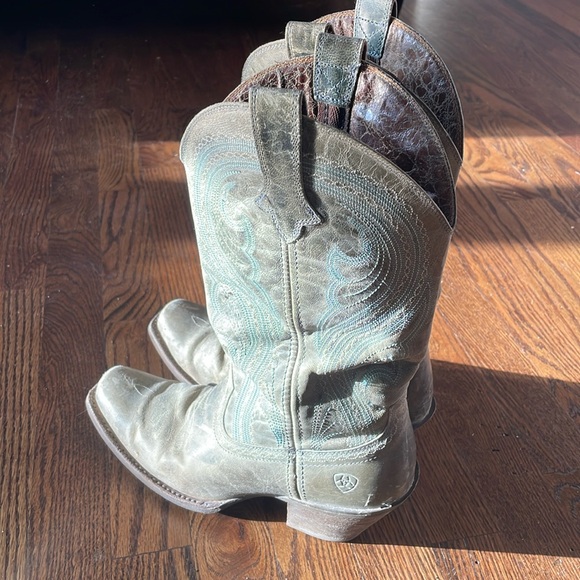 Ariat Women’s Dusty Rose Cowboy Boots, Size 8 - Picture 2 of 5